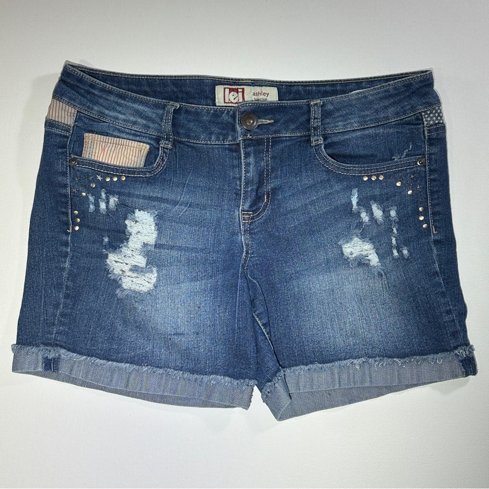 LEI Ashley Low Rise Women's Juniors 11 Distressed Blue Jean Shorts